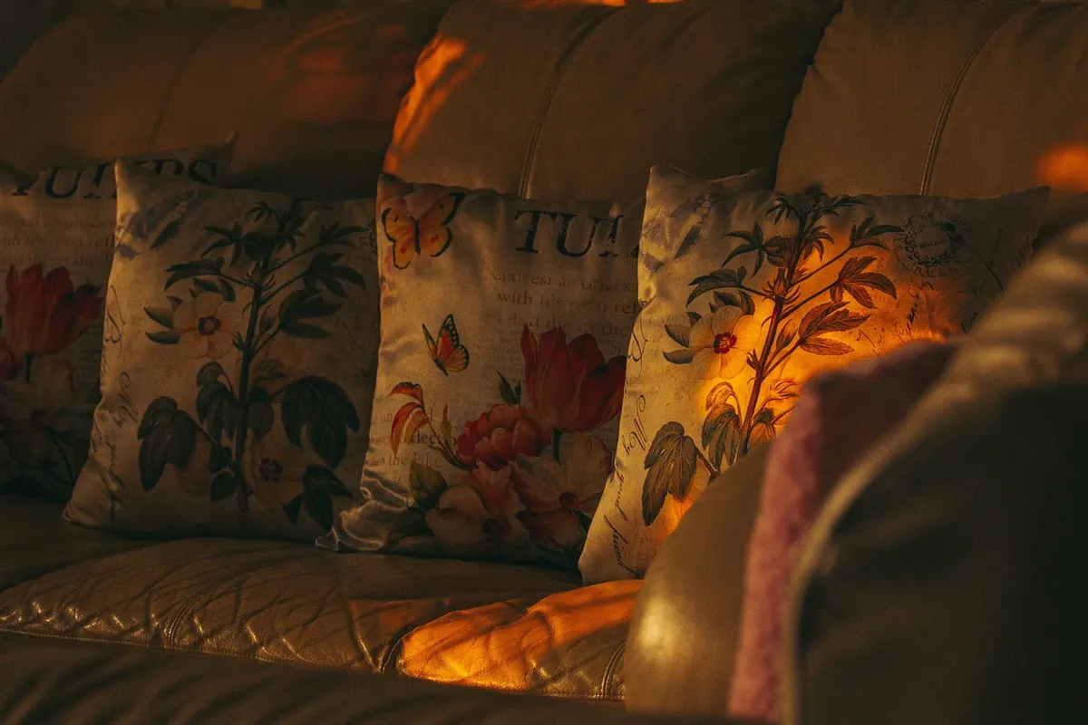 How to Mix and Match Cushions Like an Interior Stylist